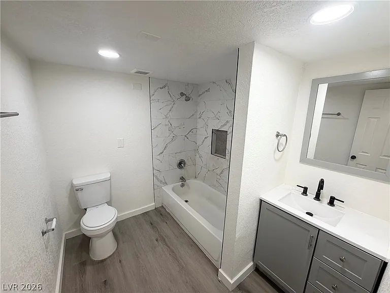2030 Sunrise Ave #10 — Photo 13