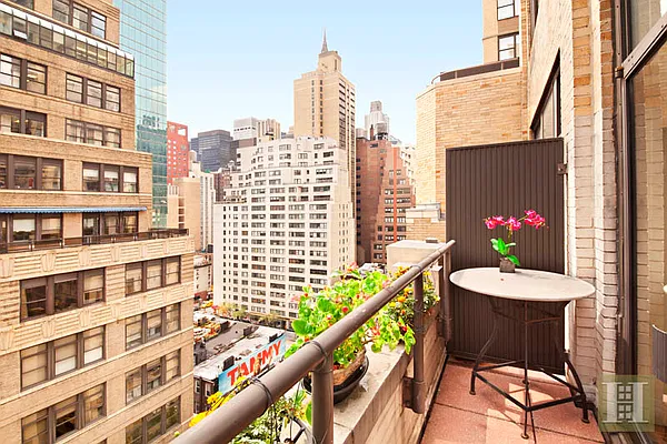 Rented by Halstead Real Estate | media 39