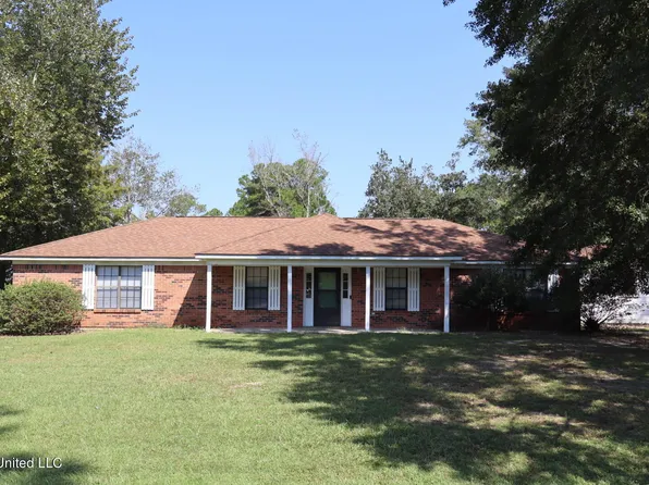 1716 Stillwater Dr, Gautier, MS 39553
