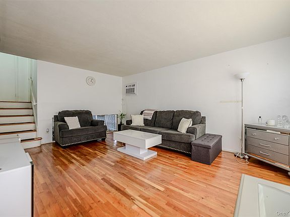 3rd image of 3381 Oceanside Road