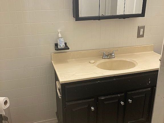 Bathroom vanity 