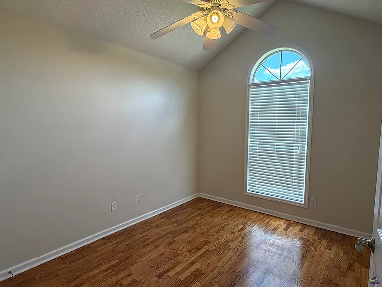 106 Quail Hollow Dr — Photo 8
