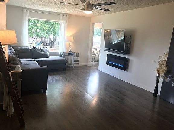 2nd image of 10605 SE 10th St