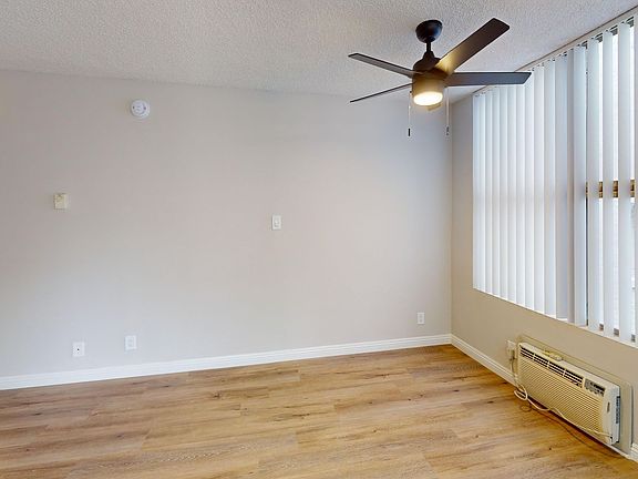 4th image of 516 S Kenmore Ave APT 7