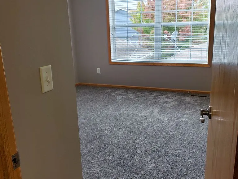 3218 Portage Cir NW — Photo 8
