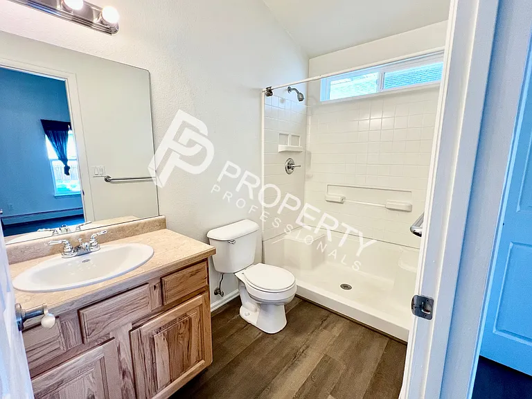316 Columbine Dr — Photo 9