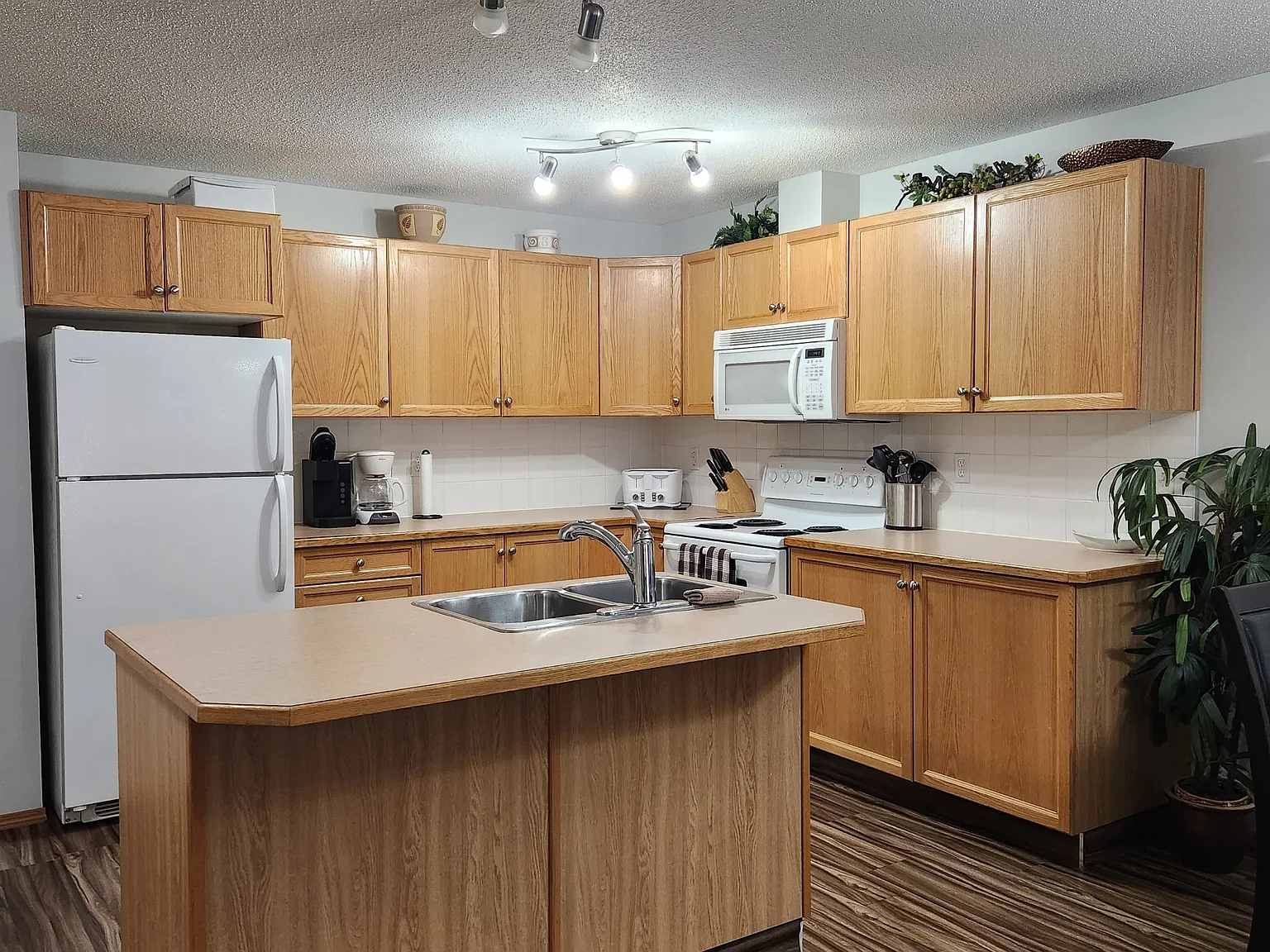 2 bed, 1100 sqft, $2,795 — Photo 1