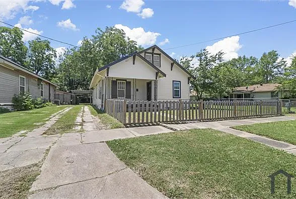 4 bed, 1200 sqft, $1,700 — Photo 2