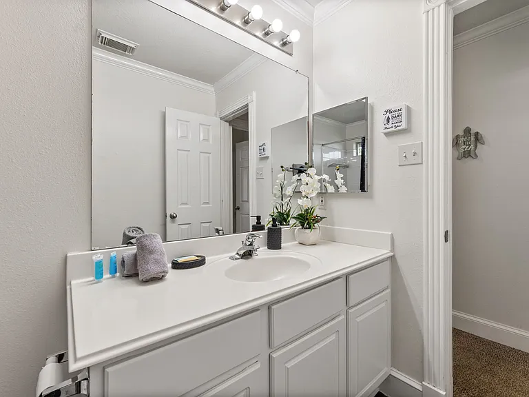 14807 Fairway Square Dr — Photo 32