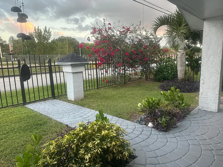 22526 Old Dixie Hwy — Photo 10