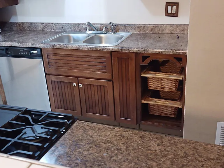 27377 Crossglade Ave — Photo 12