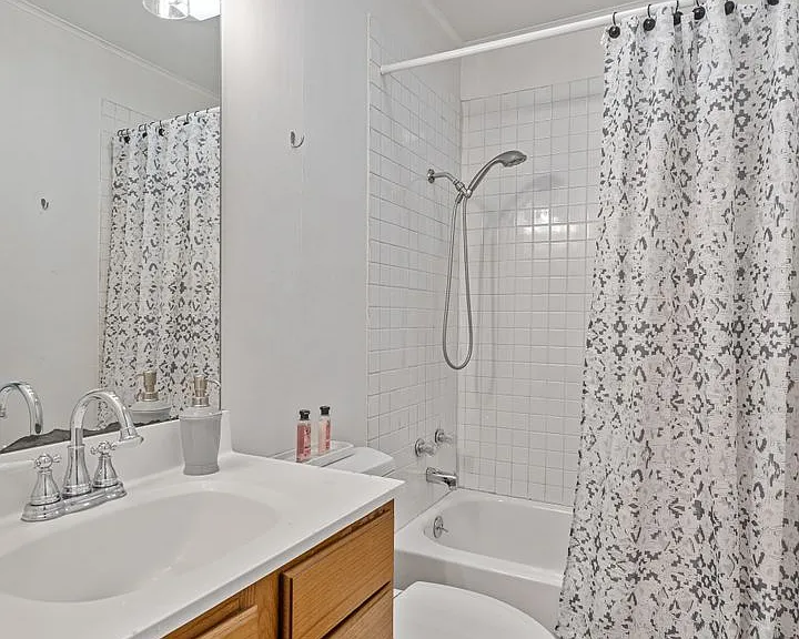 8 Meadow Creek Dr — Photo 14
