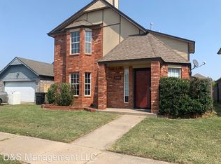 2402 Lakecrest Dr, Moore, OK 73170