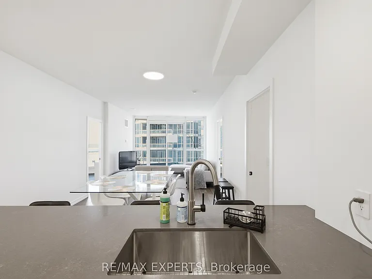 208 Queens Quay W #2211 — Photo 12