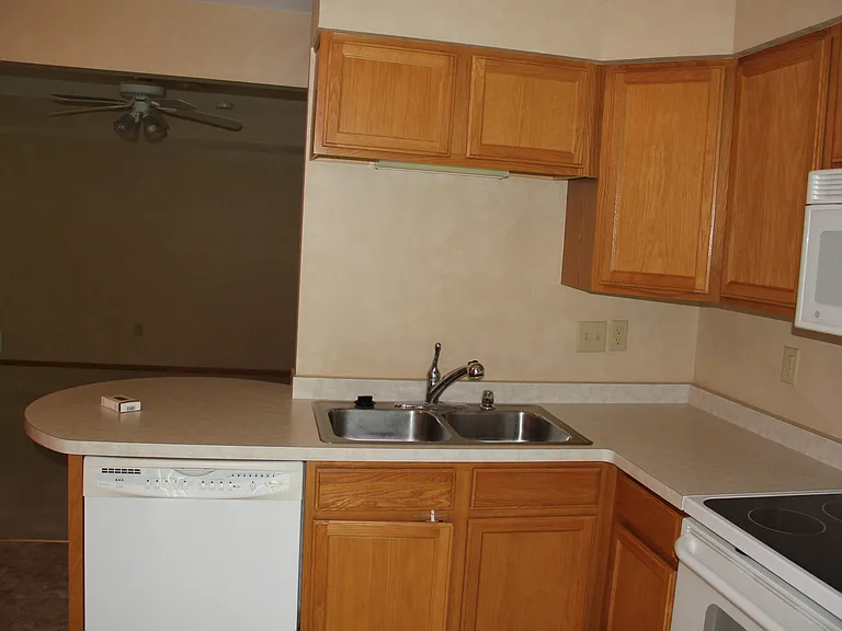 3902 Meadow Brook Ct — Photo 13