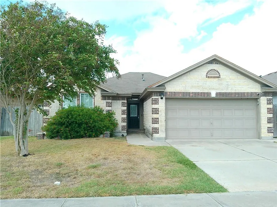 2241 Abeto Dr