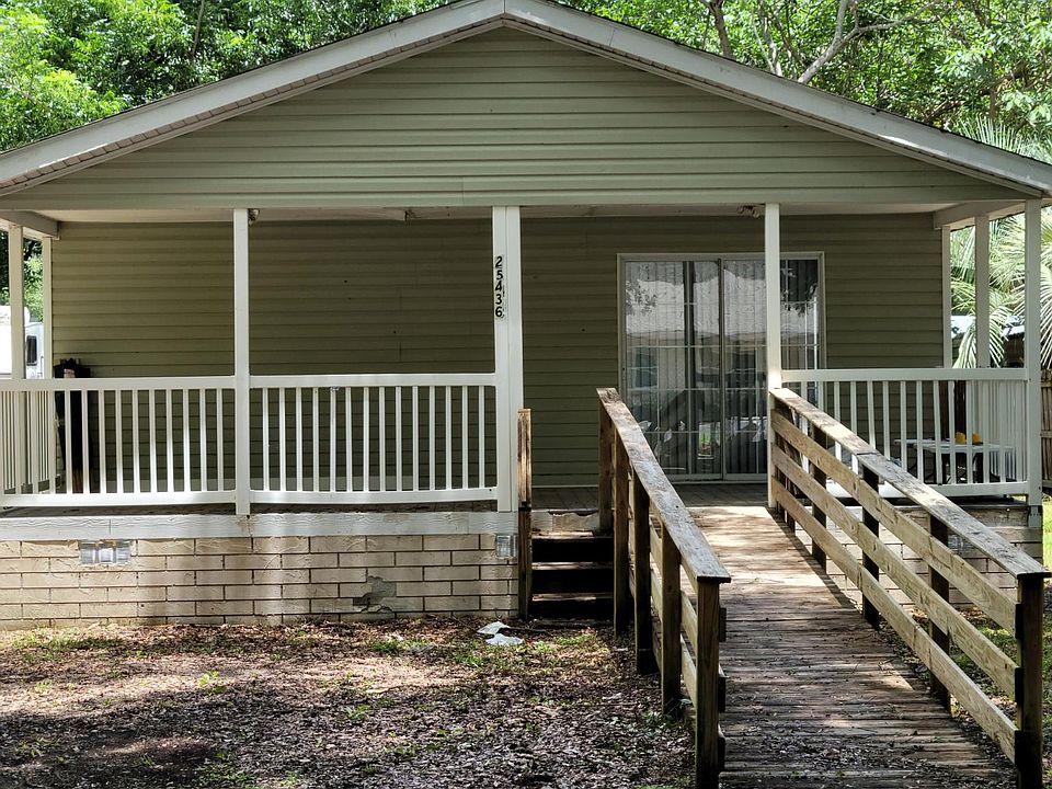 Large front entry with large front porch