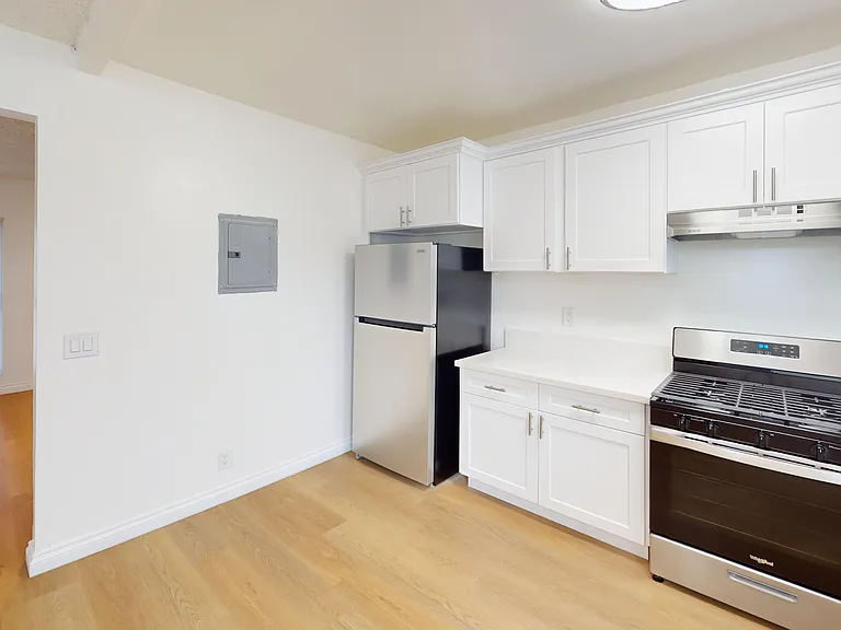 6001 Fulton Ave #4 — Photo 5