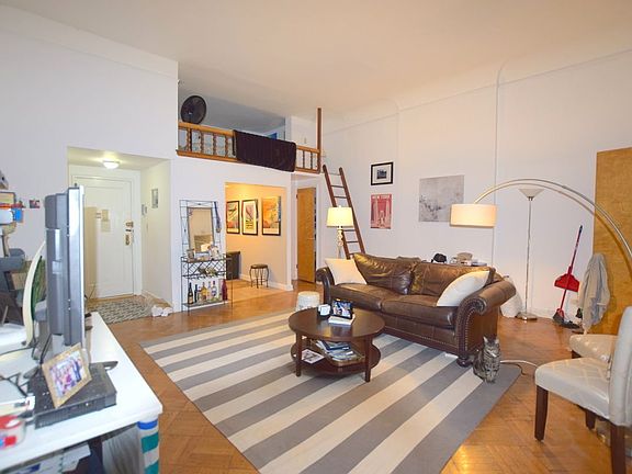 2nd image of 116 W 75th St APT 1B