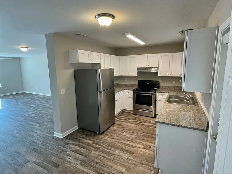 456 S Church St — Photo 4