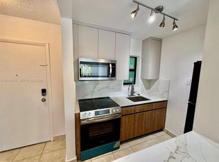 1530 SW 2nd St APT 304, Miami, FL 33135