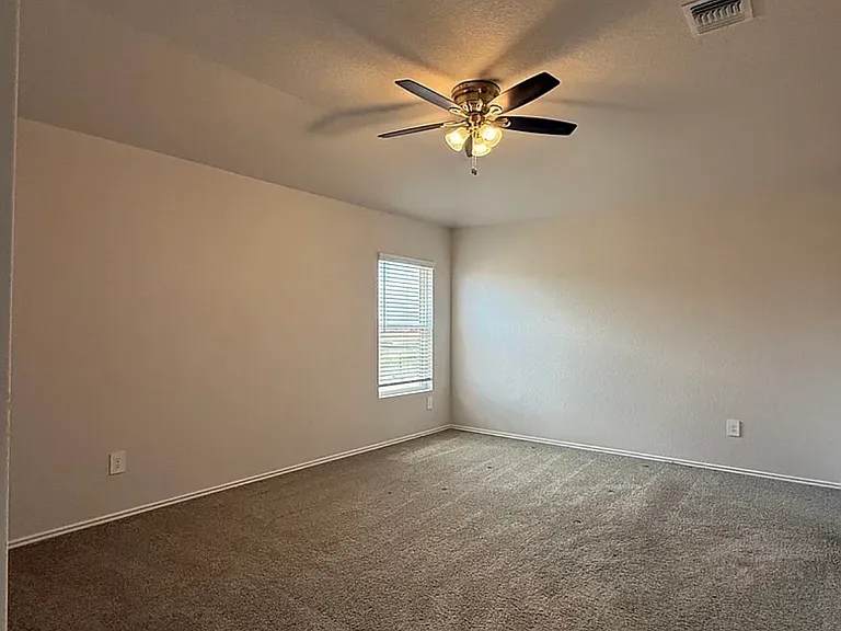 1123 Whitneyway Ln — Photo 6
