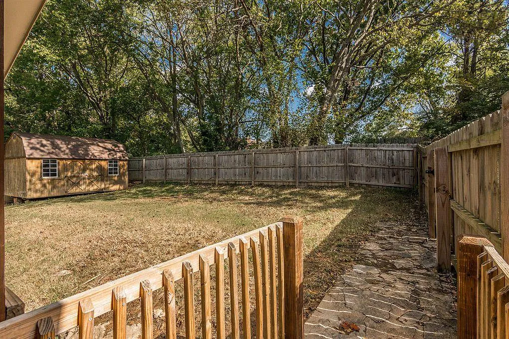 941 Belvedere Dr — Photo 4