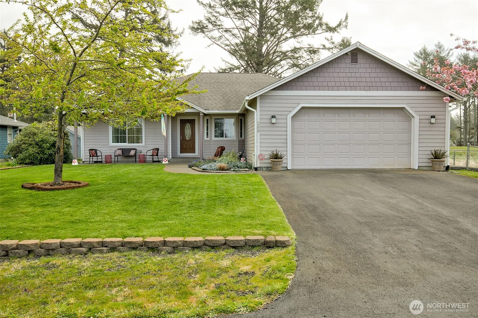 266 Octopus Avenue NE photo 1