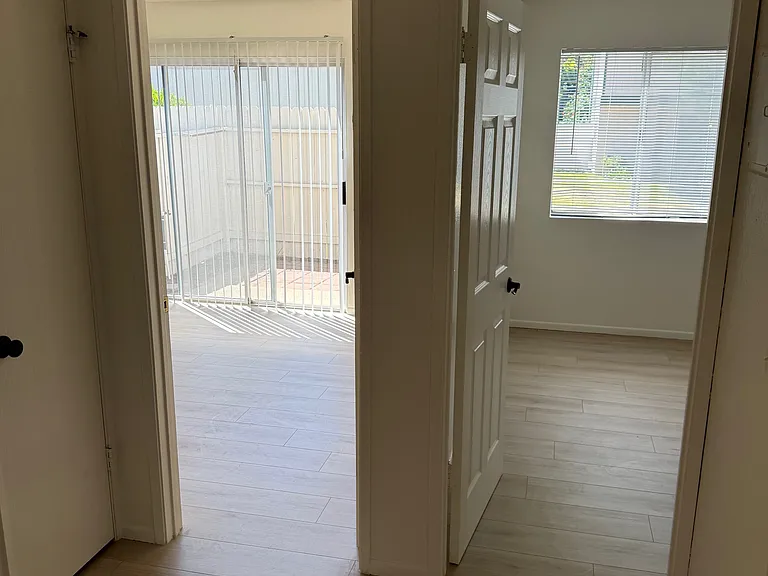 240 Aspen St #8 — Photo 8