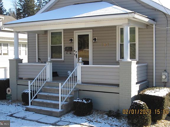 5th image of 707 Belmont St