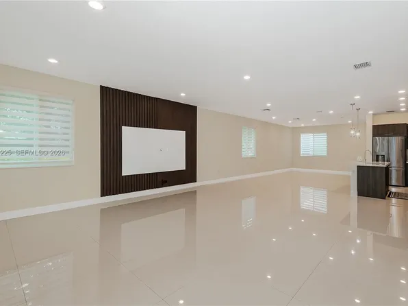 6681 NW 104th Ave, Doral, FL 33178