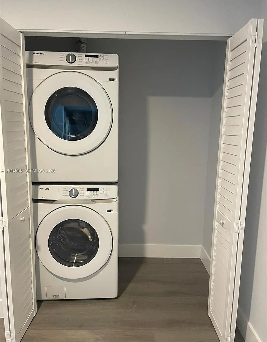 1 bed, 1.0 bath, 976 sqft, $2,400 — Photo 4