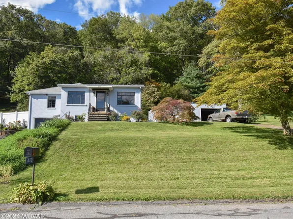 402 Pine Ridge Dr, Lock Haven, PA 17745
