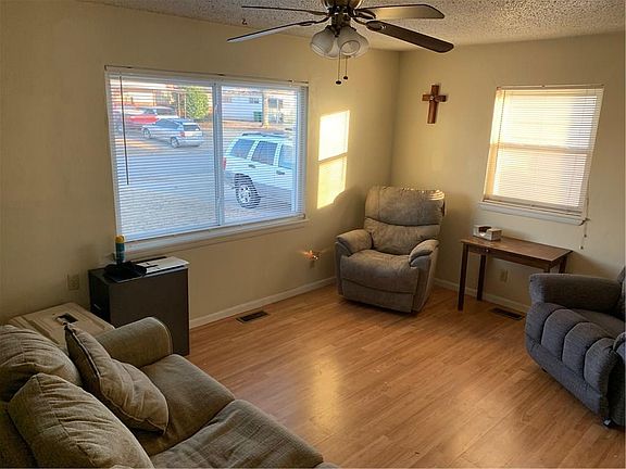 3rd image of 1506 Dianna Dr