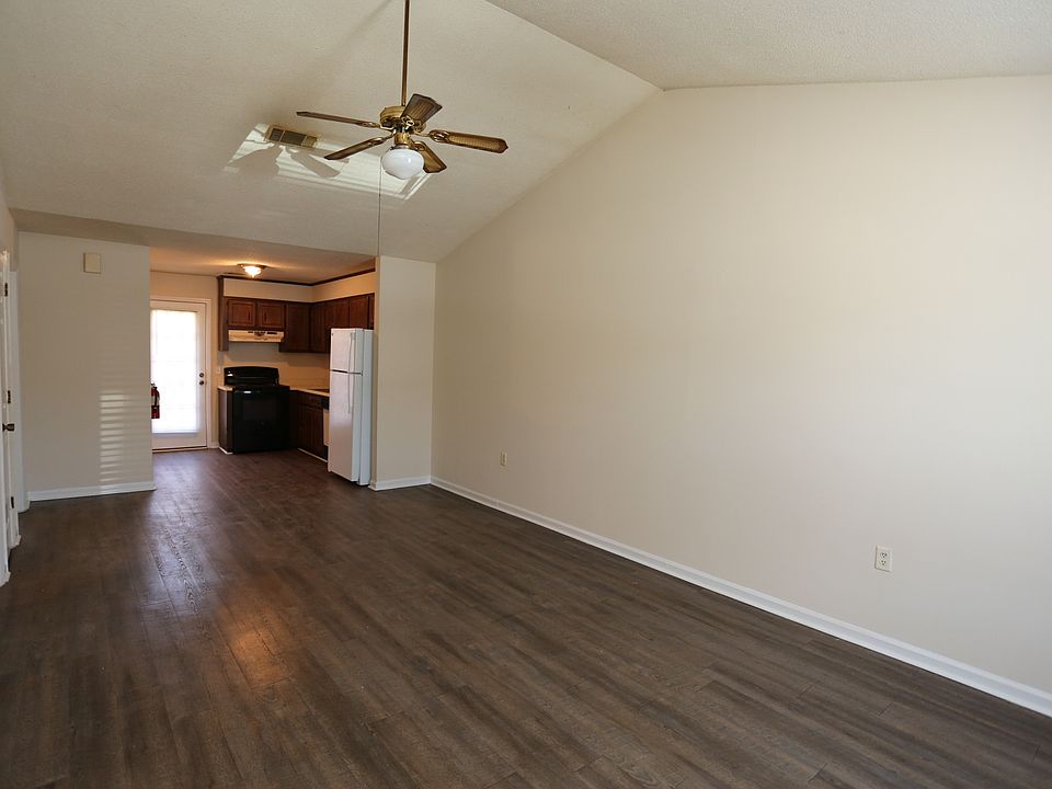 1st image of 140 Lanier Dr #163