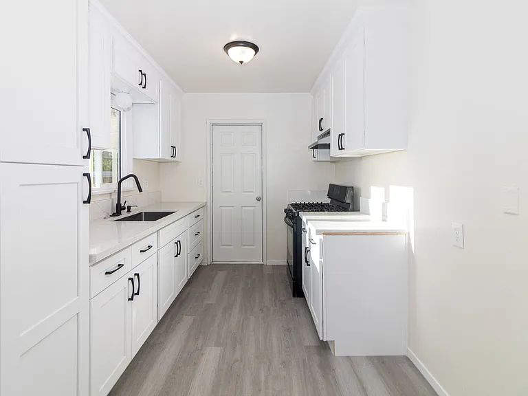 3985 Stanton St — Photo 12