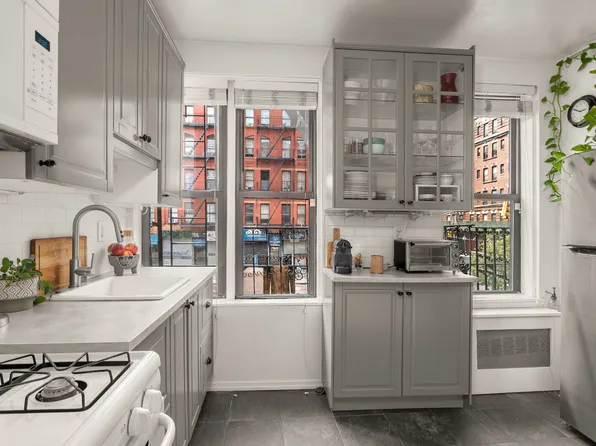 300 East 119th Street image 5 of 13