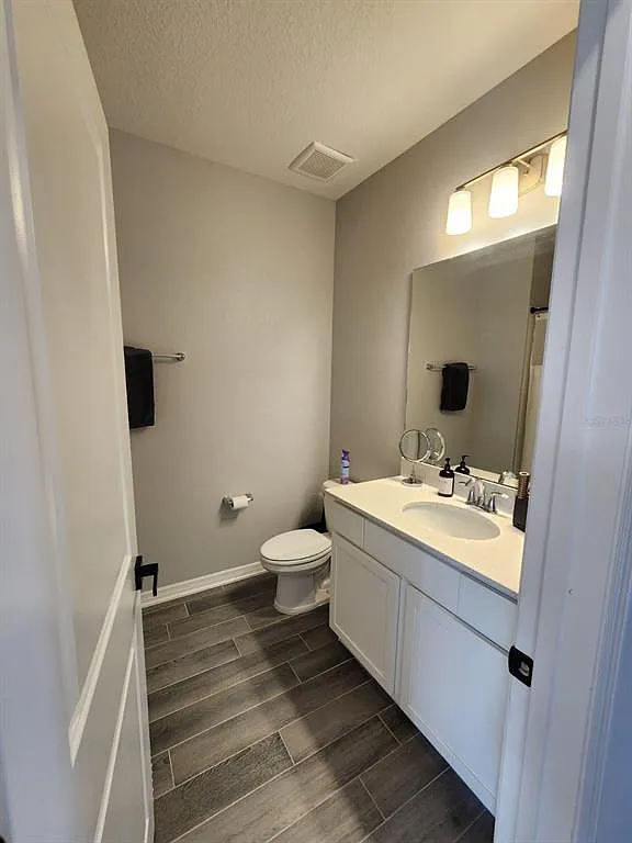 3 bed, 2.5 bath, 1688 sqft, $2,700 — Photo 4