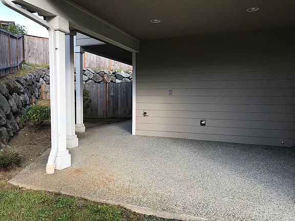 3rd image of 5011 119th St NE