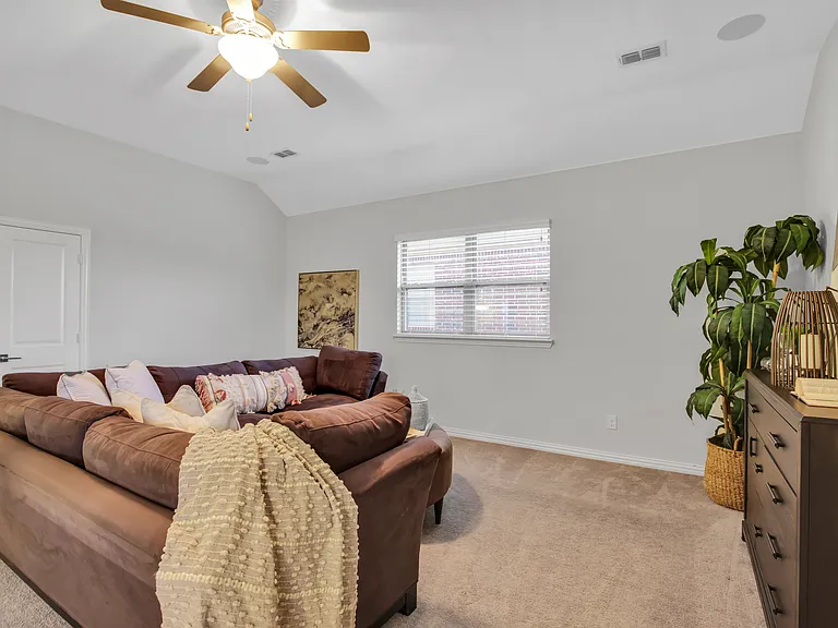 724 Orleans Dr — Photo 45