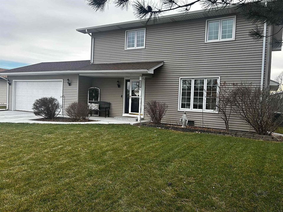 1st image of 4006 Redwood Dr.