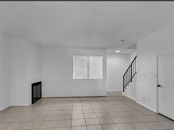 4th image of 44200 Kingtree Ave Unit 43