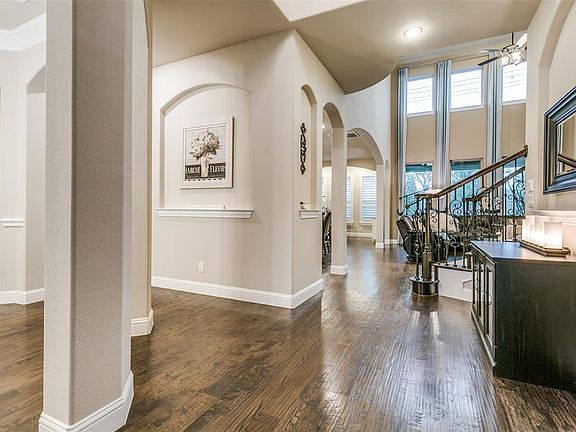 5th image of 15152 Camden Ln