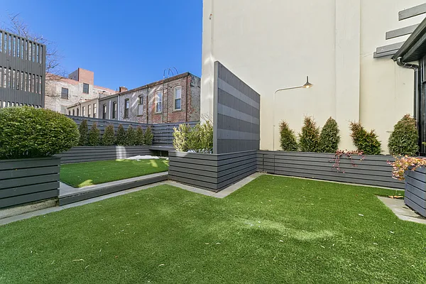 Rented by MNS | media 17