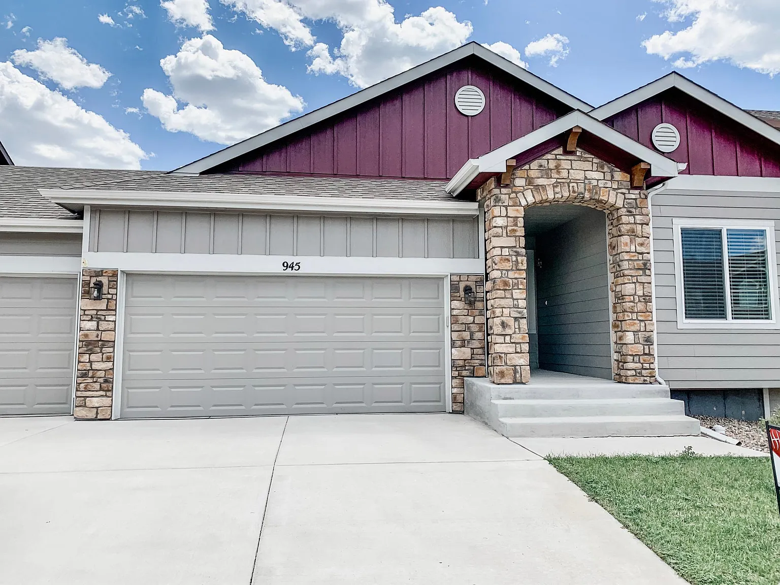 945 Pistol River Way — Photo 1