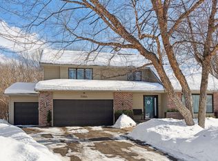 7261 Sierra Ct, Chanhassen, MN 55317