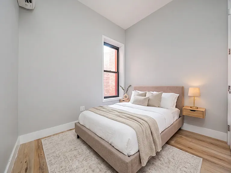 291 Cornelia St #3F — Photo 4