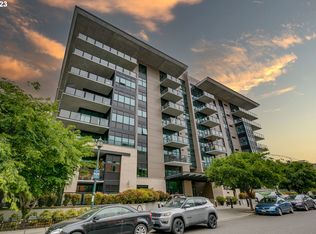 1830 NW Riverscape St APT 411, Portland, OR 97209