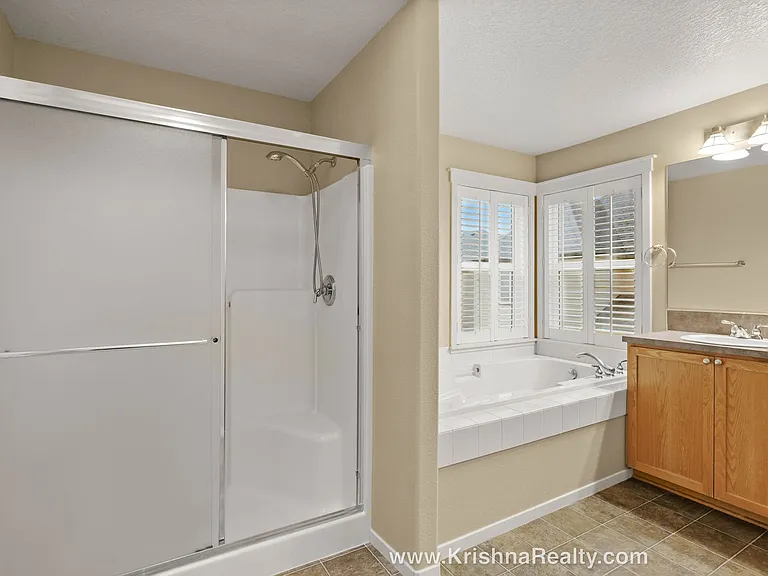 491 NE 63rd Way — Photo 26
