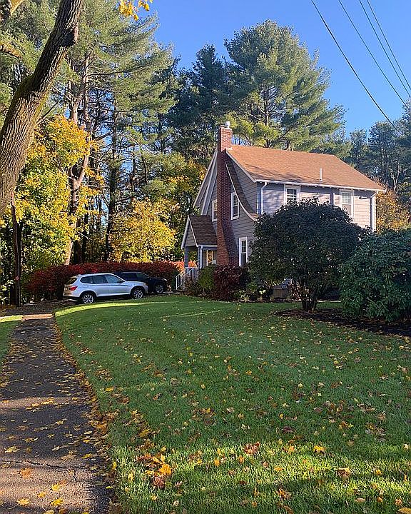 2nd image of 172 Winslow Rd